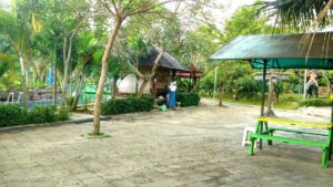 Sangkan Resort Aqua Park Kuningan - Penampakan di Gazebo